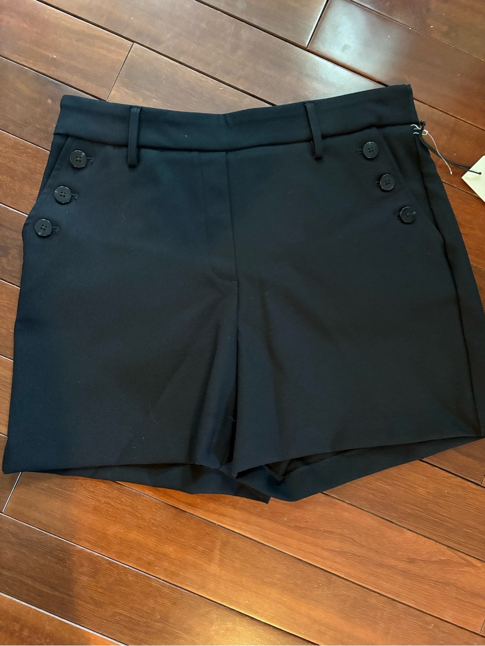 Rachel Zoe Black High-Waist Button-Accent Shorts- size 8